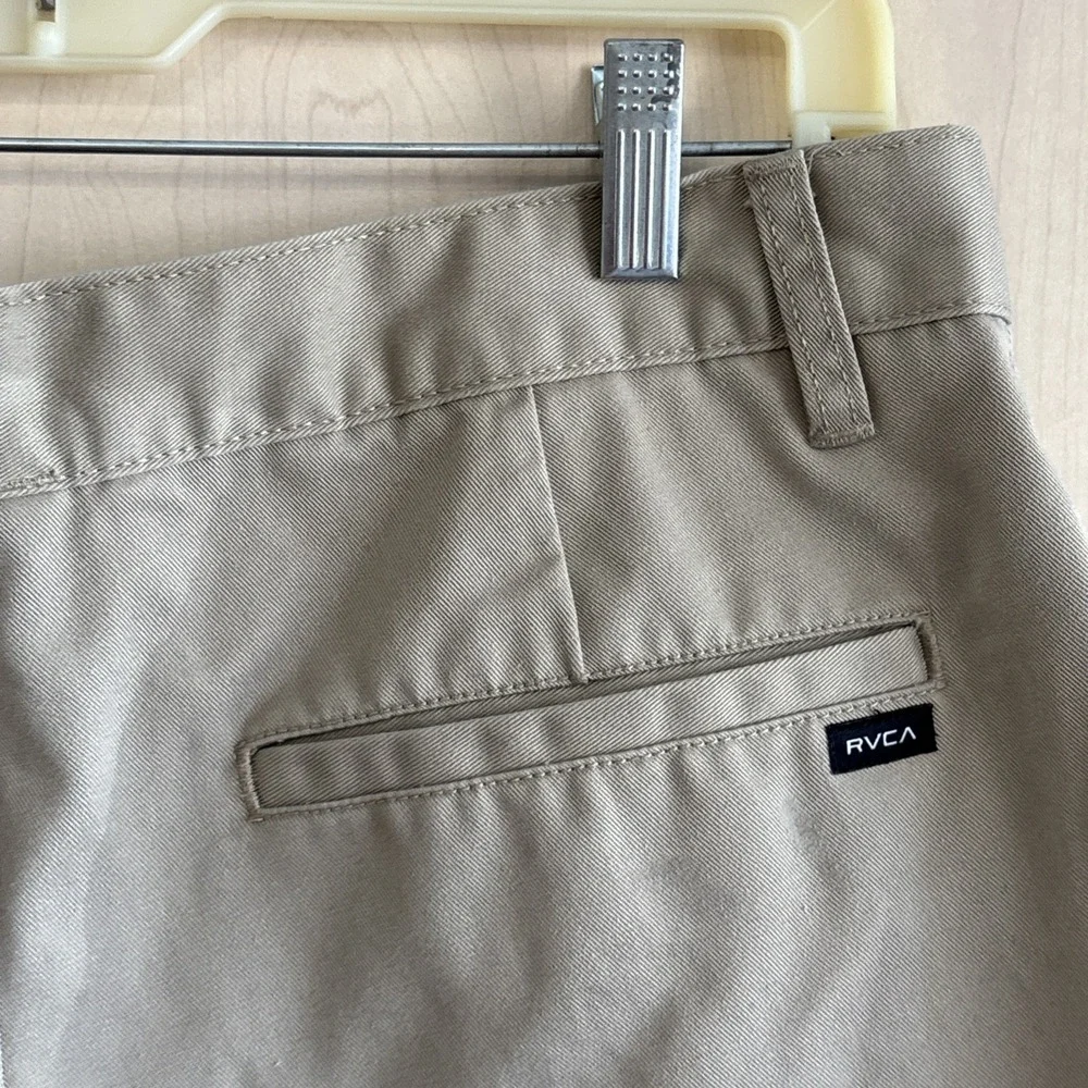RVCA The Weekend Chino Shorts Beige Rugged Skateboard Flat‎ Mens Size 32
